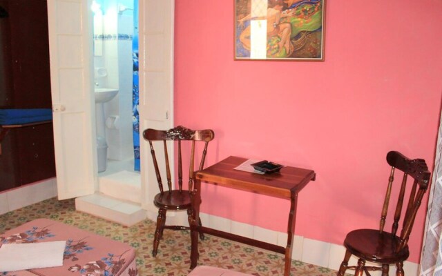 Colonial Hostel House in Havana's heart