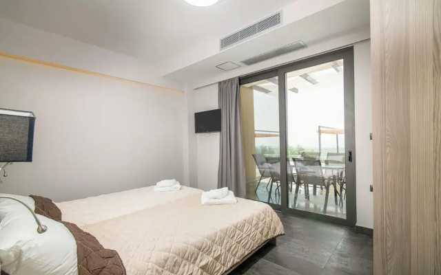 Serenity Suites Sea View 1