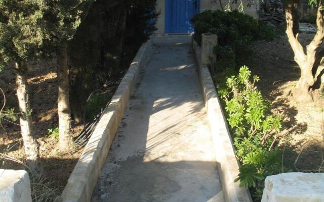 Ta' Bertu Host Family Bed & Breakfast