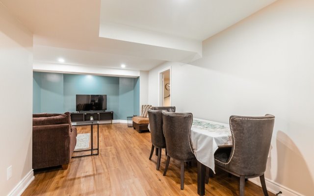 GLOBALSTAY. Modern Family Basement in Mississauga