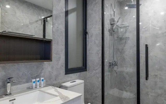 Alba Gardens 1Bed by YourHost