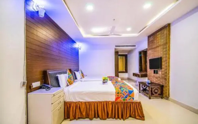 FabHotel Abhinand Grand