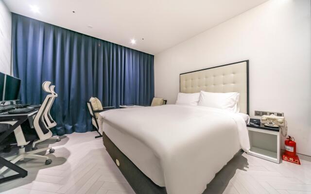 Daegu Dongseongro Hotel Labella
