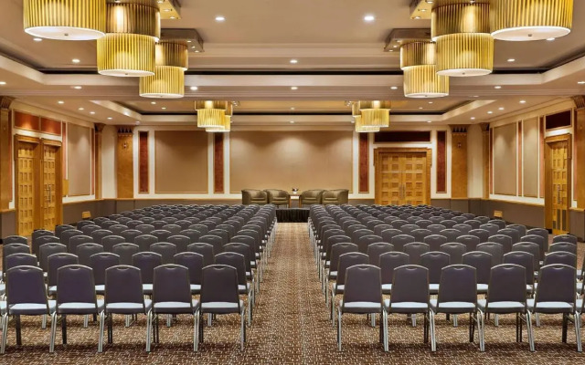 Отель NH Johannesburg Sandton