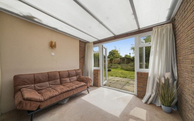 Lovely 5-bed House in Maidstone