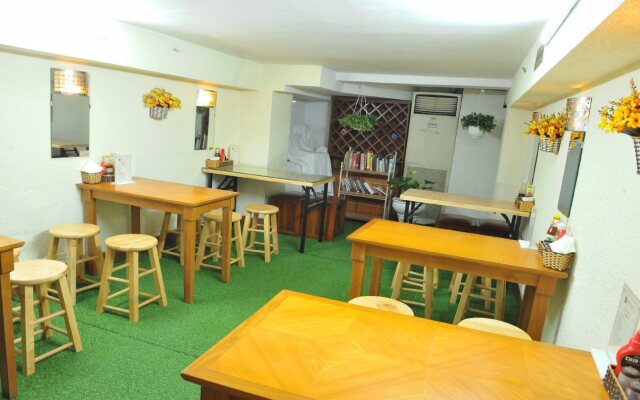 B & B Hanoi Hotel & Travel