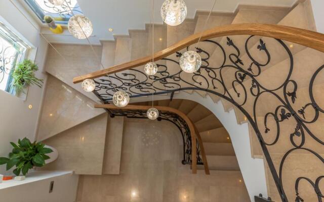 Villa SALVIA - new, modern villa near Split
