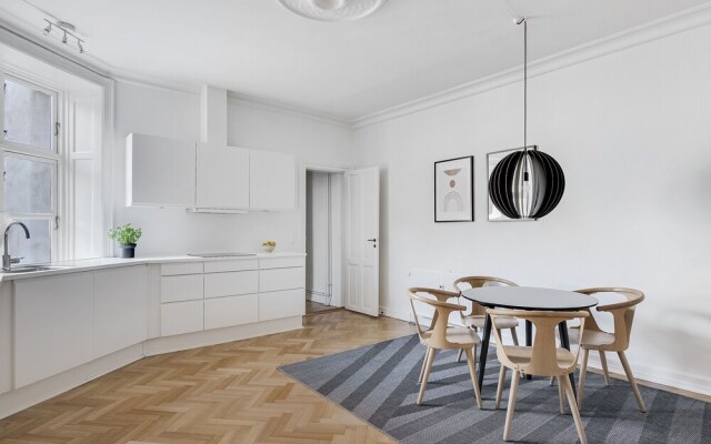 Sanders Frontier - Nice 2-bdr Apt Near Harbour