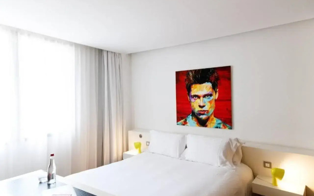 Hotel de Bourgtheroulde, Autograph Collection