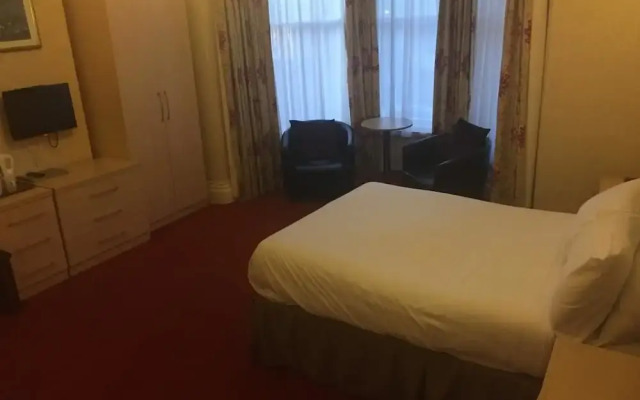 Queens Lodge