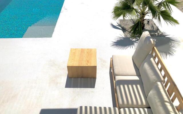 Kuro Beach House