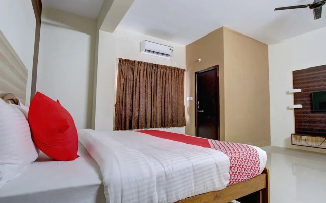 Sri Manis Residency by OYO Rooms
