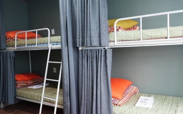 Party Guesthouse - Hostel