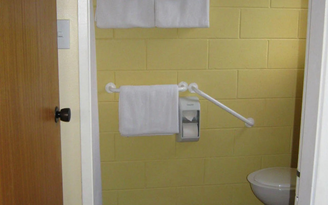 Adelphi Motel