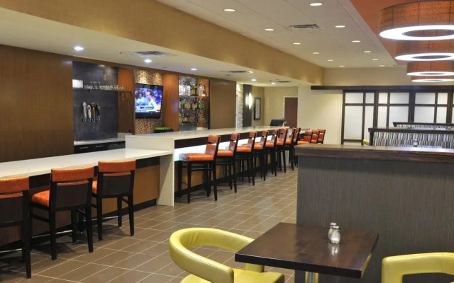 Holiday Inn Hotel & Suites Charleston West by IHG