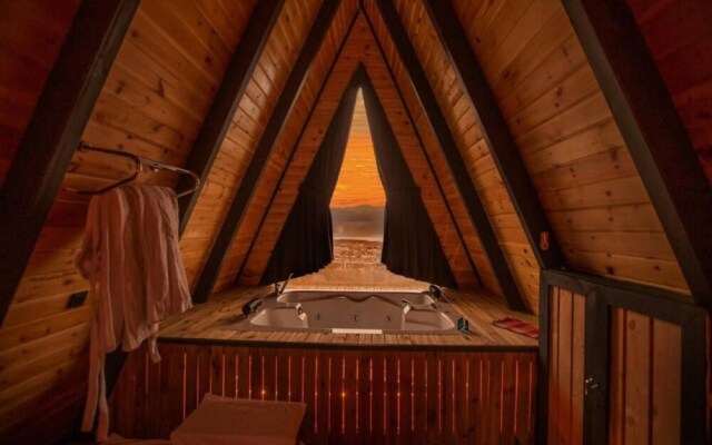 Bungalow With Jacuzzi and Private Pool in Sapanca