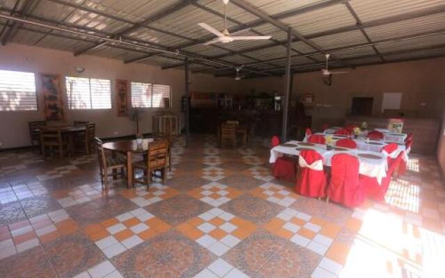 Golden Days Executive Lodge Livingstone