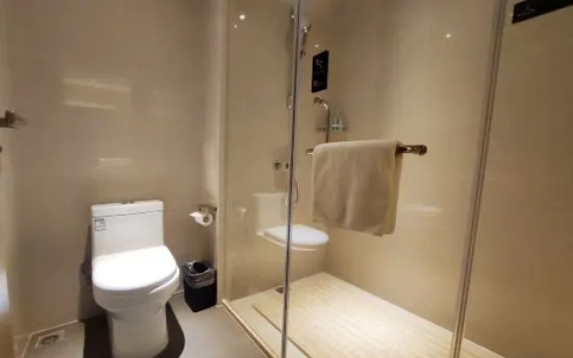 Junshan Avenue Store of Ji'an County