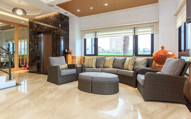 Urban Oasis Inn