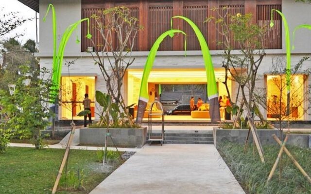 Grand Whiz Hotel Nusa Dua