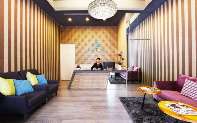 Fine Hotel