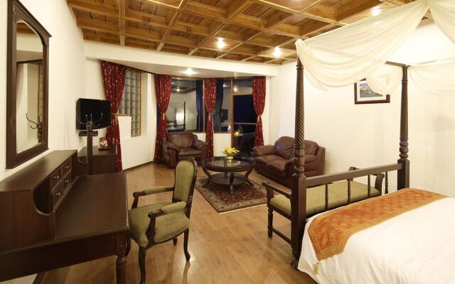 Manu Allaya Spa Resort