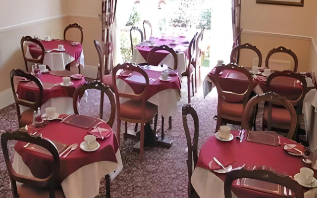 Elmdene Hotel