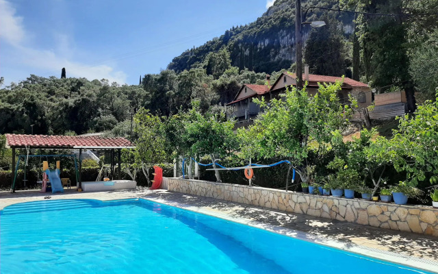 Tasteful apartment in Mpenitses with shared pool