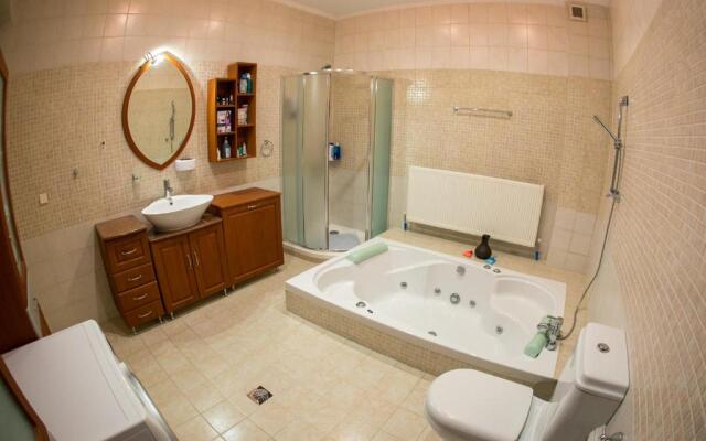 Vier Luxury House