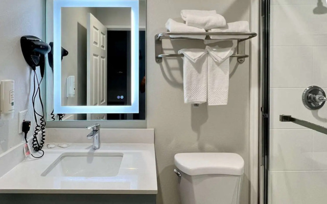 Quality Inn Tracy I-205