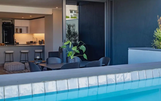 Modern Central Secure Cape Town 2bed Bantry Suite