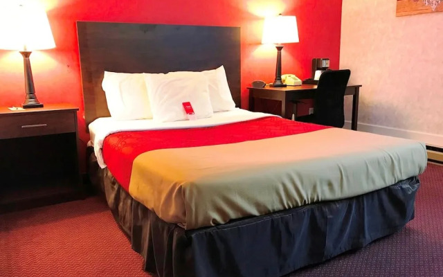Econo Lodge Watertown
