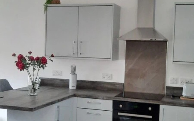 Cozy Lanarkshire Apartment With a View