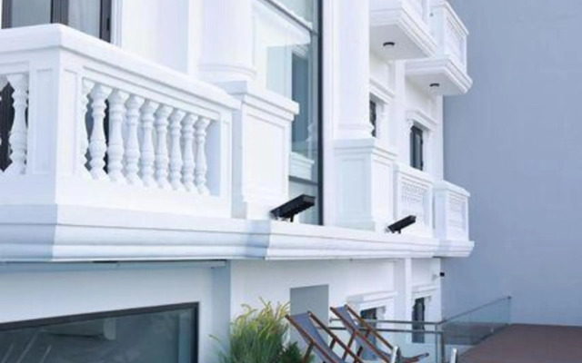 Monaco Hotel