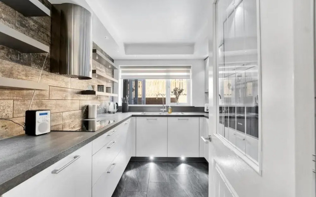 Knights Rest -beautiful Home in Dover With Parking