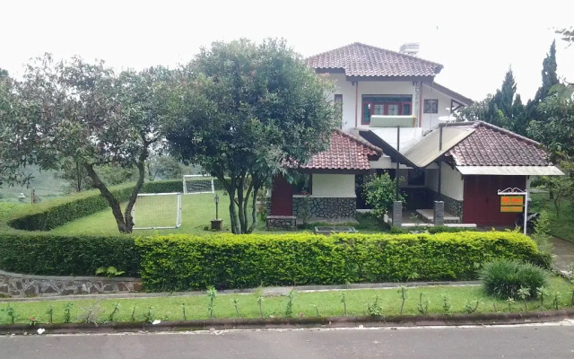 Villa ChavaMinerva Bata - Ciater