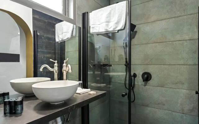 Helios Boutique Suites by La Finca Hotel