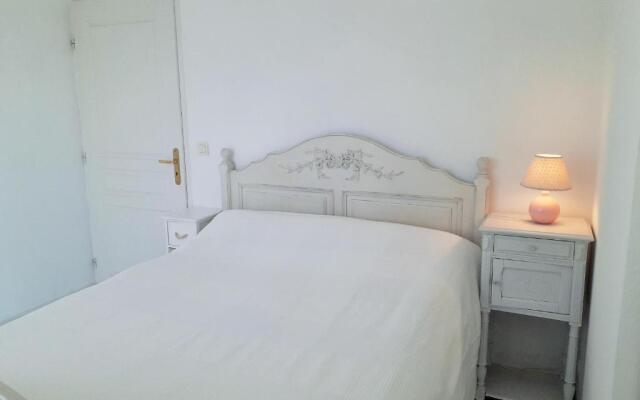 2 pieces terrasse parking au calme PHEOBUS