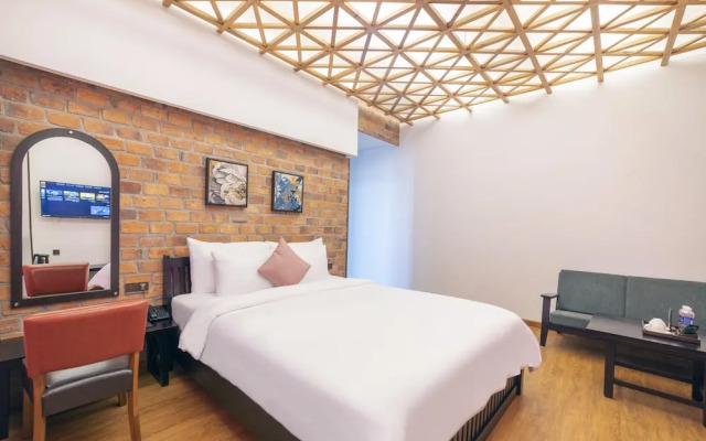 Brick House Dalat Hotel