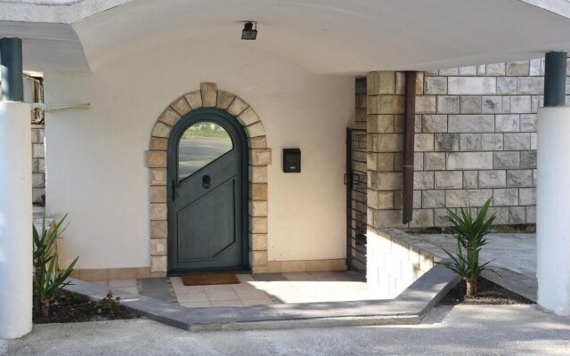 Nice Home in Dobrota With 3 Bedrooms and Wifi