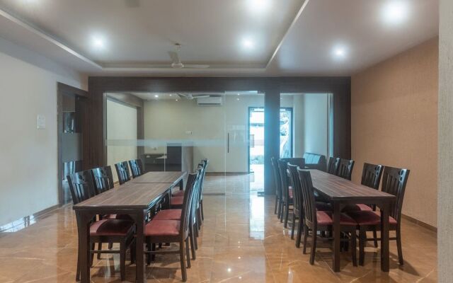 Capital O 29025 Hotel Seven Olive