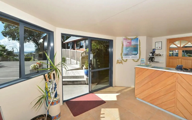 Bay Cabinz Motel