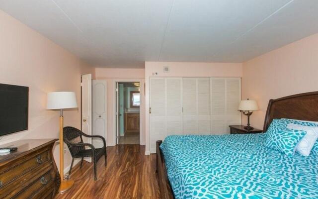 Ilikai Tower 1934 Condo with Fully Equipped Kitchen - Great for longer stays! by RedAwning