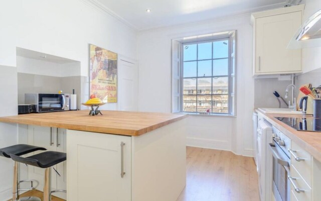 Luxury Georgian Apartment Central Bath
