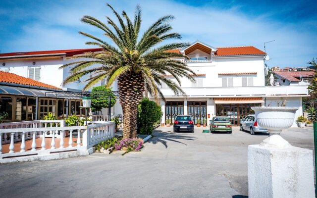 Apartments And Rooms Preka