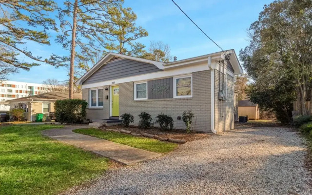 2 bedroom, Mockingbird Lane