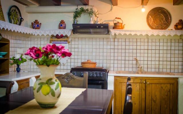 Gioia Traditional House