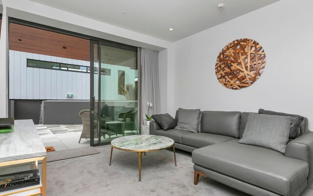QV Harbour One Bedroom with Parking -866