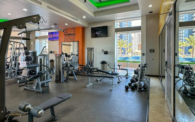 Luxury Ocean View Condo w Huge Deck