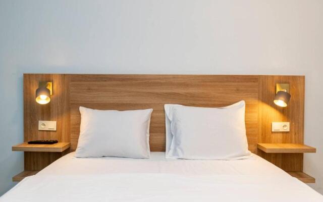 2 studio apartments w balcony in old Tbilisi